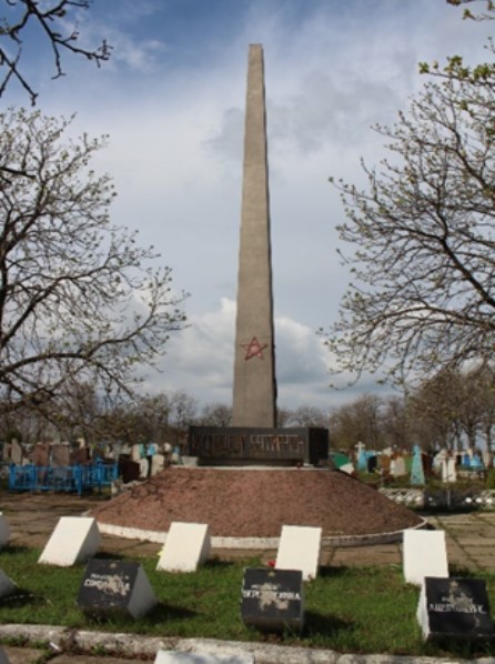 2 Група могила радянських воїнів вул. Новосибірська 78 загальноміський цвинтар